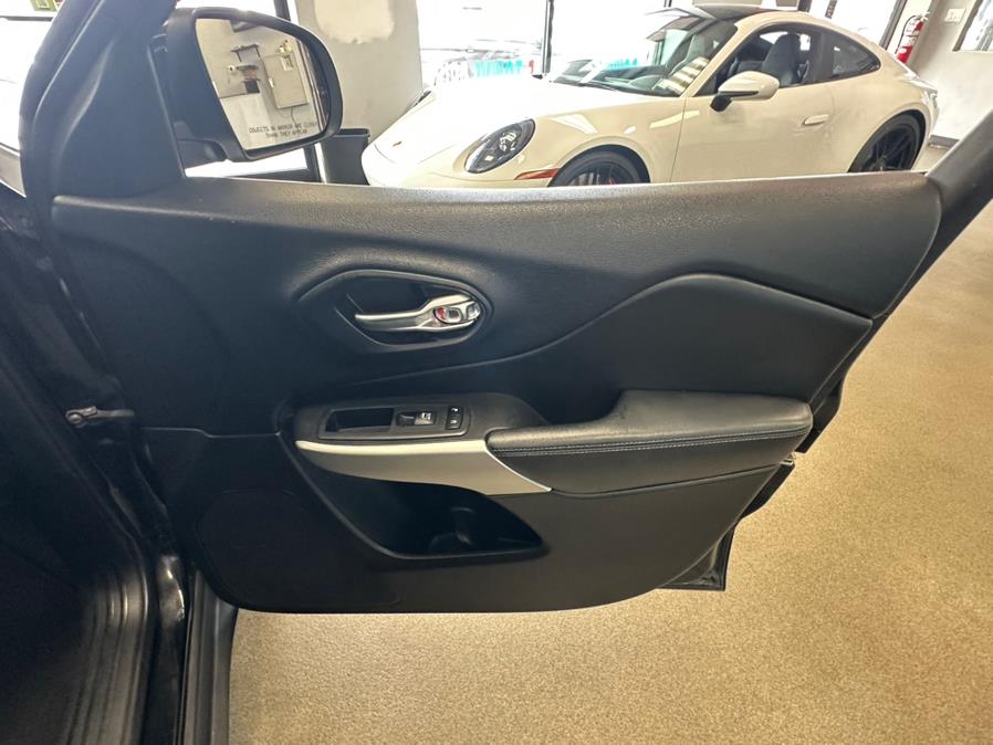 2018 Jeep Cherokee Latitude Plus FWD, available for sale in Inwood, New York | 5 Towns Drive. Inwood, New York 2018 Jeep Cherokee Latitude Plus FWD, available for sale in Inwood, New York | 5 Towns Drive. Inwood, New York