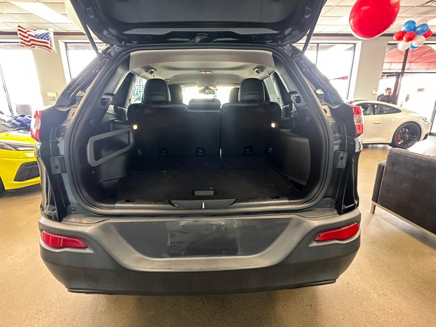 2018 Jeep Cherokee Latitude Plus FWD, available for sale in Inwood, New York | 5 Towns Drive. Inwood, New York 2018 Jeep Cherokee Latitude Plus FWD, available for sale in Inwood, New York | 5 Towns Drive. Inwood, New York