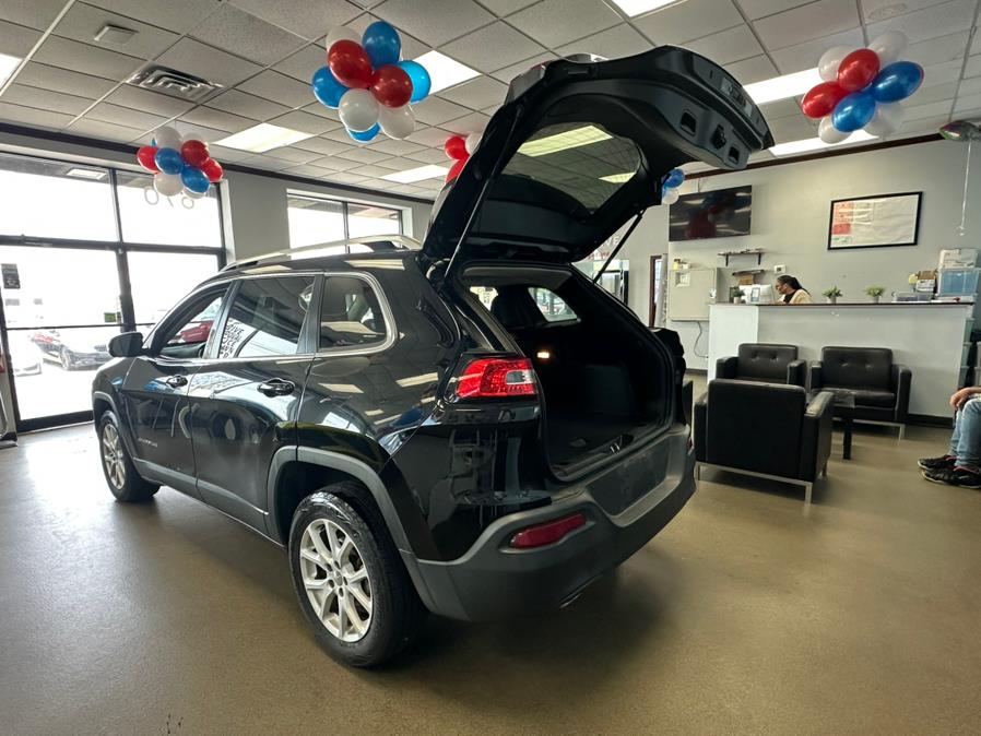 2018 Jeep Cherokee Latitude Plus FWD, available for sale in Inwood, New York | 5 Towns Drive. Inwood, New York 2018 Jeep Cherokee Latitude Plus FWD, available for sale in Inwood, New York | 5 Towns Drive. Inwood, New York