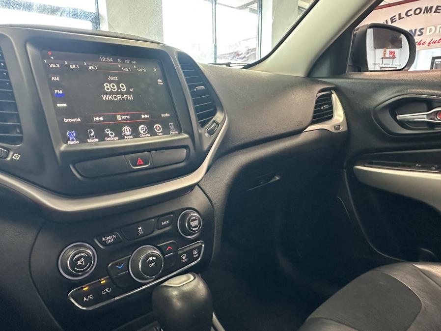 2018 Jeep Cherokee Latitude Plus FWD, available for sale in Inwood, New York | 5 Towns Drive. Inwood, New York 2018 Jeep Cherokee Latitude Plus FWD, available for sale in Inwood, New York | 5 Towns Drive. Inwood, New York
