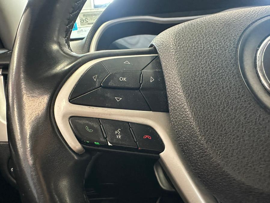 2018 Jeep Cherokee Latitude Plus FWD, available for sale in Inwood, New York | 5 Towns Drive. Inwood, New York 2018 Jeep Cherokee Latitude Plus FWD, available for sale in Inwood, New York | 5 Towns Drive. Inwood, New York