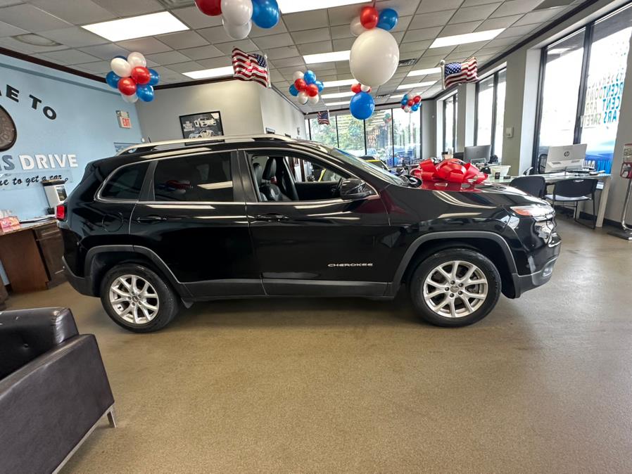 2018 Jeep Cherokee Latitude Plus FWD, available for sale in Inwood, New York | 5 Towns Drive. Inwood, New York 2018 Jeep Cherokee Latitude Plus FWD, available for sale in Inwood, New York | 5 Towns Drive. Inwood, New York