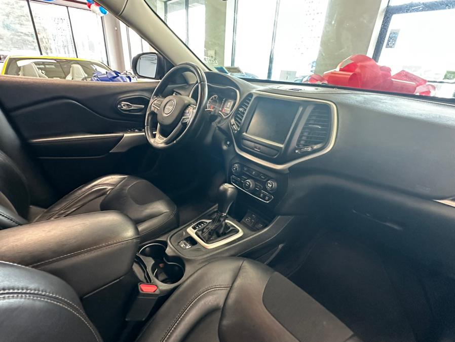 2018 Jeep Cherokee Latitude Plus FWD, available for sale in Inwood, New York | 5 Towns Drive. Inwood, New York 2018 Jeep Cherokee Latitude Plus FWD, available for sale in Inwood, New York | 5 Towns Drive. Inwood, New York