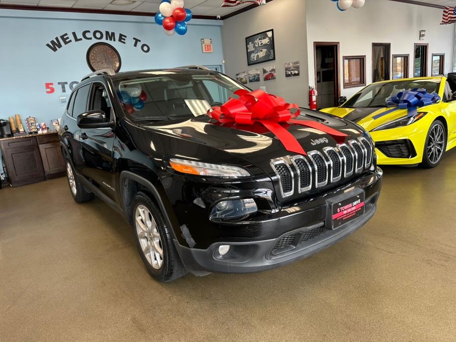 2018 Jeep Cherokee Latitude Plus FWD, available for sale in Inwood, New York | 5 Towns Drive. Inwood, New York 2018 Jeep Cherokee Latitude Plus FWD, available for sale in Inwood, New York | 5 Towns Drive. Inwood, New York