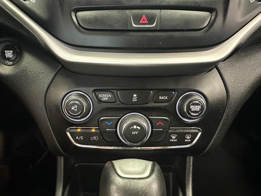 2018 Jeep Cherokee Latitude Plus FWD, available for sale in Inwood, New York | 5 Towns Drive. Inwood, New York 2018 Jeep Cherokee Latitude Plus FWD, available for sale in Inwood, New York | 5 Towns Drive. Inwood, New York