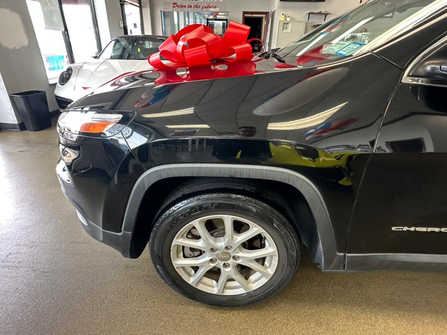 2018 Jeep Cherokee Latitude Plus FWD, available for sale in Inwood, New York | 5 Towns Drive. Inwood, New York 2018 Jeep Cherokee Latitude Plus FWD, available for sale in Inwood, New York | 5 Towns Drive. Inwood, New York