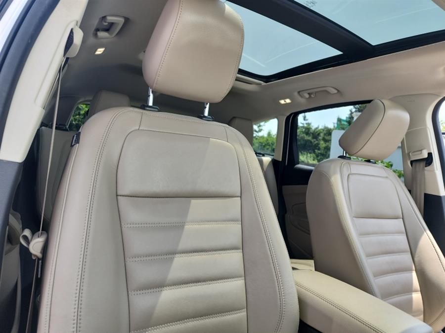 2018 Ford Escape Titanium 4WD, available for sale in Islip, New York | L.I. Auto Gallery. Islip, New York 2018 Ford Escape Titanium 4WD, available for sale in Islip, New York | L.I. Auto Gallery. Islip, New York