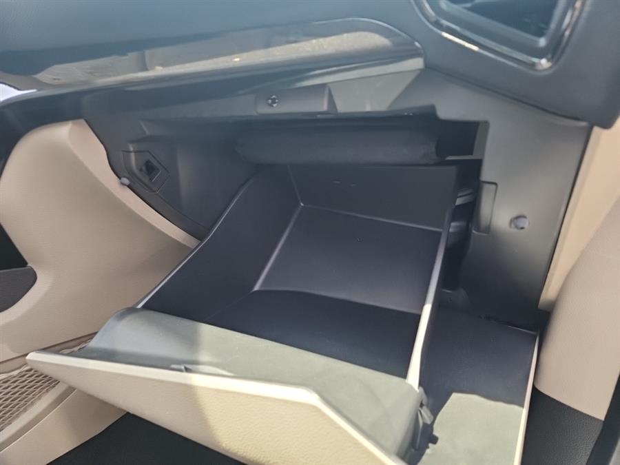 2018 Ford Escape Titanium 4WD, available for sale in Islip, New York | L.I. Auto Gallery. Islip, New York 2018 Ford Escape Titanium 4WD, available for sale in Islip, New York | L.I. Auto Gallery. Islip, New York