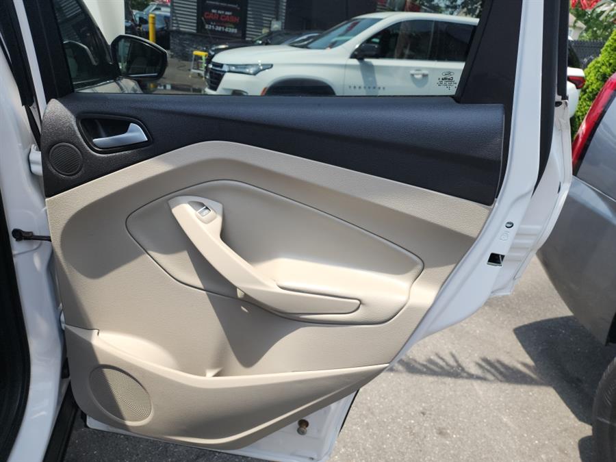2018 Ford Escape Titanium 4WD, available for sale in Islip, New York | L.I. Auto Gallery. Islip, New York 2018 Ford Escape Titanium 4WD, available for sale in Islip, New York | L.I. Auto Gallery. Islip, New York