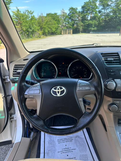 2010 Toyota Highlander 4WD 4dr V6 SE, available for sale in Garfield, New Jersey | Mikes Auto Sales LLC. Garfield, New Jersey 2010 Toyota Highlander 4WD 4dr V6 SE, available for sale in Garfield, New Jersey | Mikes Auto Sales LLC. Garfield, New Jersey