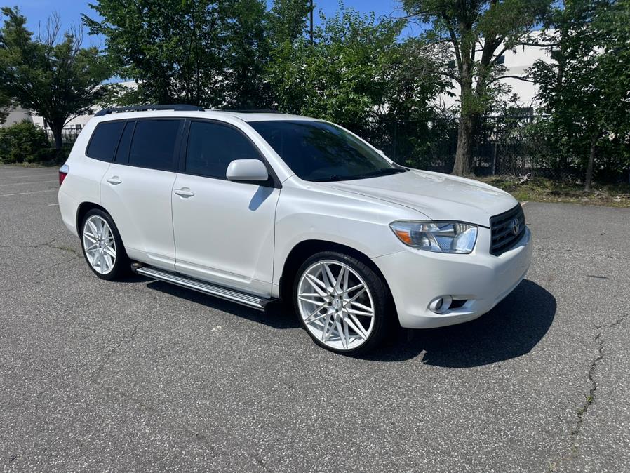 2010 Toyota Highlander 4WD 4dr V6 SE, available for sale in Garfield, New Jersey | Mikes Auto Sales LLC. Garfield, New Jersey 2010 Toyota Highlander 4WD 4dr V6 SE, available for sale in Garfield, New Jersey | Mikes Auto Sales LLC. Garfield, New Jersey