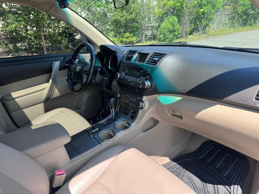 2010 Toyota Highlander 4WD 4dr V6 SE, available for sale in Garfield, New Jersey | Mikes Auto Sales LLC. Garfield, New Jersey 2010 Toyota Highlander 4WD 4dr V6 SE, available for sale in Garfield, New Jersey | Mikes Auto Sales LLC. Garfield, New Jersey