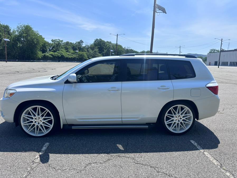 2010 Toyota Highlander 4WD 4dr V6 SE, available for sale in Garfield, New Jersey | Mikes Auto Sales LLC. Garfield, New Jersey 2010 Toyota Highlander 4WD 4dr V6 SE, available for sale in Garfield, New Jersey | Mikes Auto Sales LLC. Garfield, New Jersey
