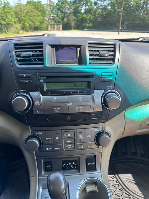 2010 Toyota Highlander 4WD 4dr V6 SE, available for sale in Garfield, New Jersey | Mikes Auto Sales LLC. Garfield, New Jersey 2010 Toyota Highlander 4WD 4dr V6 SE, available for sale in Garfield, New Jersey | Mikes Auto Sales LLC. Garfield, New Jersey