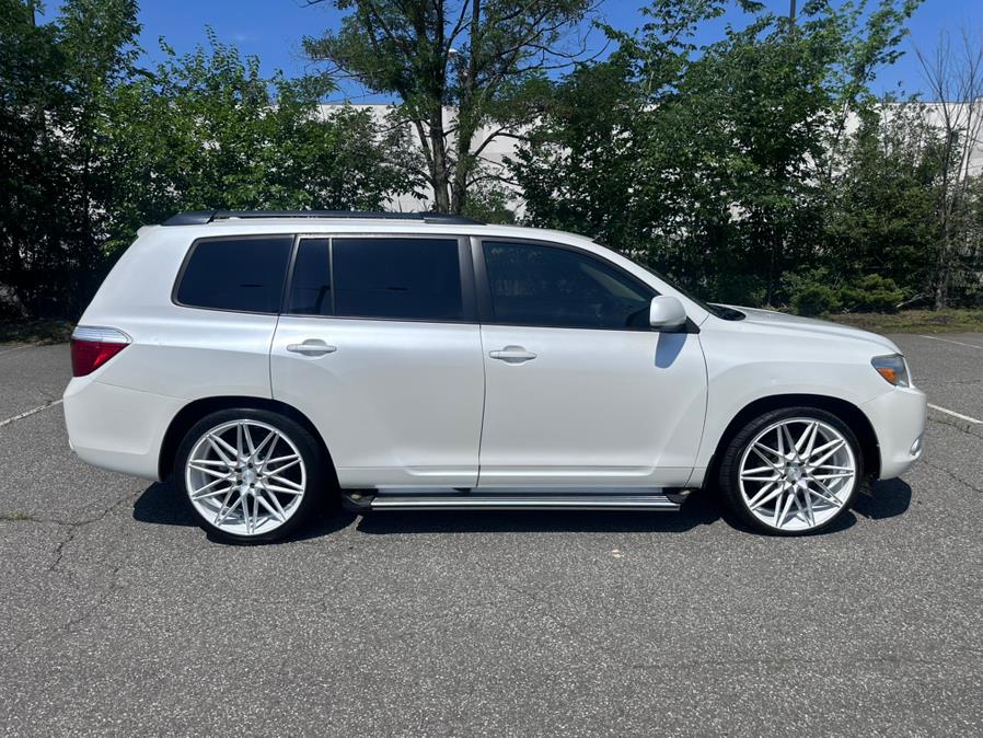 2010 Toyota Highlander 4WD 4dr V6 SE, available for sale in Garfield, New Jersey | Mikes Auto Sales LLC. Garfield, New Jersey 2010 Toyota Highlander 4WD 4dr V6 SE, available for sale in Garfield, New Jersey | Mikes Auto Sales LLC. Garfield, New Jersey