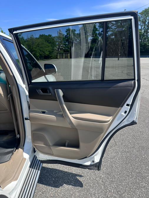 2010 Toyota Highlander 4WD 4dr V6 SE, available for sale in Garfield, New Jersey | Mikes Auto Sales LLC. Garfield, New Jersey 2010 Toyota Highlander 4WD 4dr V6 SE, available for sale in Garfield, New Jersey | Mikes Auto Sales LLC. Garfield, New Jersey