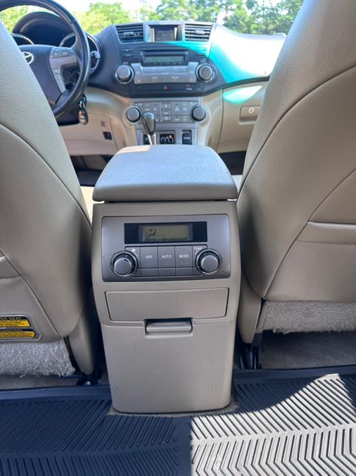 2010 Toyota Highlander 4WD 4dr V6 SE, available for sale in Garfield, New Jersey | Mikes Auto Sales LLC. Garfield, New Jersey 2010 Toyota Highlander 4WD 4dr V6 SE, available for sale in Garfield, New Jersey | Mikes Auto Sales LLC. Garfield, New Jersey
