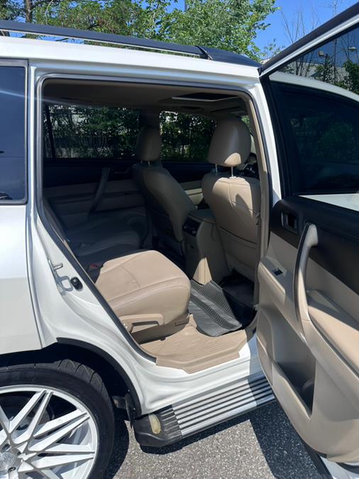 2010 Toyota Highlander 4WD 4dr V6 SE, available for sale in Garfield, New Jersey | Mikes Auto Sales LLC. Garfield, New Jersey 2010 Toyota Highlander 4WD 4dr V6 SE, available for sale in Garfield, New Jersey | Mikes Auto Sales LLC. Garfield, New Jersey