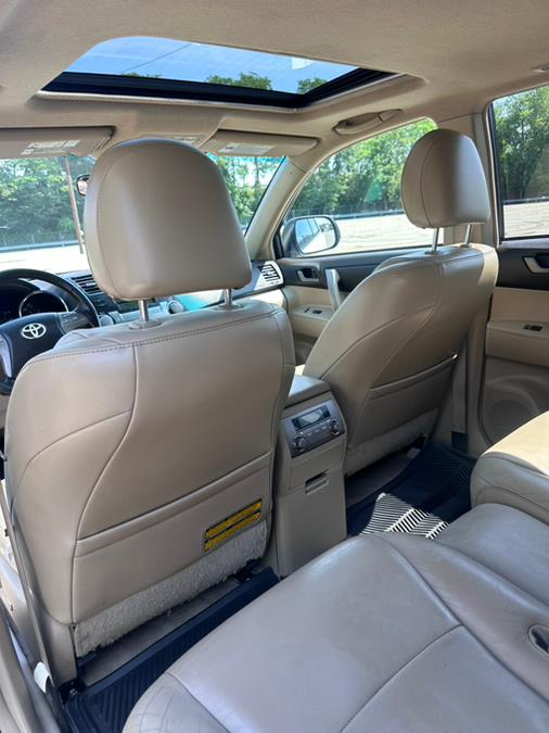 2010 Toyota Highlander 4WD 4dr V6 SE, available for sale in Garfield, New Jersey | Mikes Auto Sales LLC. Garfield, New Jersey 2010 Toyota Highlander 4WD 4dr V6 SE, available for sale in Garfield, New Jersey | Mikes Auto Sales LLC. Garfield, New Jersey