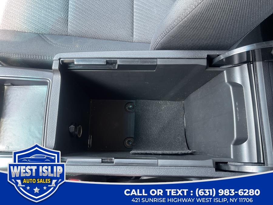 2015 Toyota Camry 4dr Sdn I4 Auto LE (Natl), available for sale in West Islip, New York | West Islip Auto Sales. West Islip, New York 2015 Toyota Camry 4dr Sdn I4 Auto LE (Natl), available for sale in West Islip, New York | West Islip Auto Sales. West Islip, New York