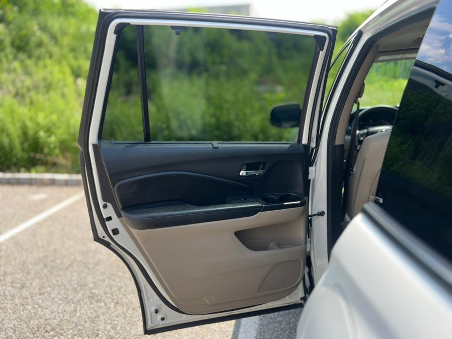 2017 Honda Pilot Elite AWD, available for sale in Paterson, New Jersey | Speedway Motors LLC. Paterson, New Jersey 2017 Honda Pilot Elite AWD, available for sale in Paterson, New Jersey | Speedway Motors LLC. Paterson, New Jersey
