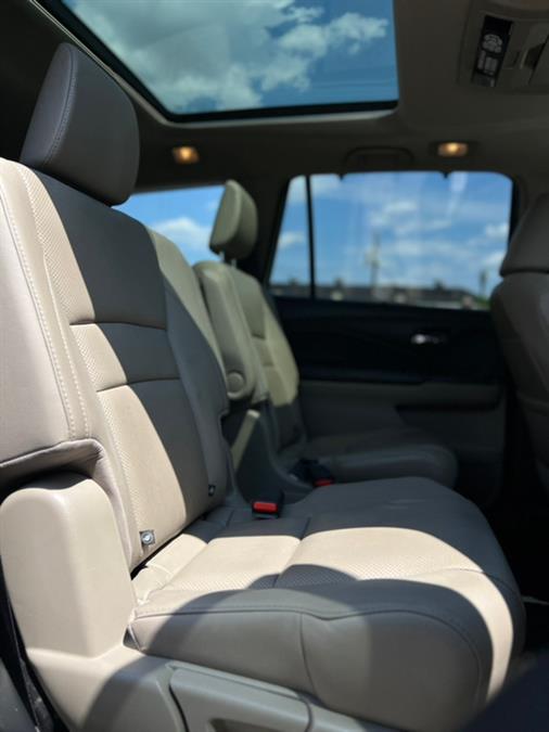 2017 Honda Pilot Elite AWD, available for sale in Paterson, New Jersey | Speedway Motors LLC. Paterson, New Jersey 2017 Honda Pilot Elite AWD, available for sale in Paterson, New Jersey | Speedway Motors LLC. Paterson, New Jersey