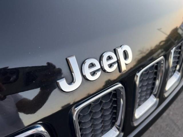 2018 Jeep Compass Latitude 4x4, available for sale in Yonkers, New York | Westchester Auto Group. Yonkers, New York 2018 Jeep Compass Latitude 4x4, available for sale in Yonkers, New York | Westchester Auto Group. Yonkers, New York