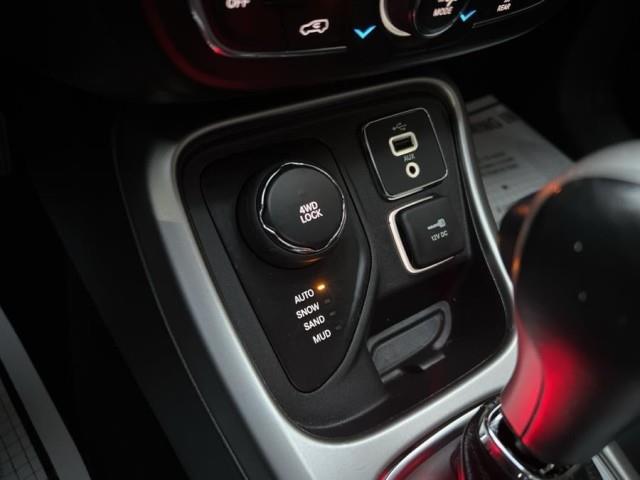2018 Jeep Compass Latitude 4x4, available for sale in Yonkers, New York | Westchester Auto Group. Yonkers, New York 2018 Jeep Compass Latitude 4x4, available for sale in Yonkers, New York | Westchester Auto Group. Yonkers, New York
