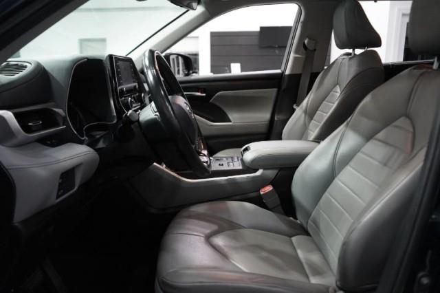 2021 Toyota Highlander XLE, available for sale in Yonkers, New York | Westchester Auto Group. Yonkers, New York 2021 Toyota Highlander XLE, available for sale in Yonkers, New York | Westchester Auto Group. Yonkers, New York