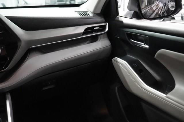 2021 Toyota Highlander XLE, available for sale in Yonkers, New York | Westchester Auto Group. Yonkers, New York 2021 Toyota Highlander XLE, available for sale in Yonkers, New York | Westchester Auto Group. Yonkers, New York