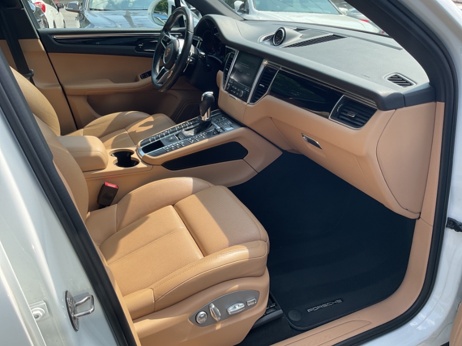 2018 Porsche Macan AWD, available for sale in Waterbury, Connecticut | Jim Juliani Motors. Waterbury, Connecticut 2018 Porsche Macan AWD, available for sale in Waterbury, Connecticut | Jim Juliani Motors. Waterbury, Connecticut