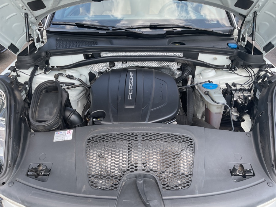 2018 Porsche Macan AWD, available for sale in Waterbury, Connecticut | Jim Juliani Motors. Waterbury, Connecticut 2018 Porsche Macan AWD, available for sale in Waterbury, Connecticut | Jim Juliani Motors. Waterbury, Connecticut