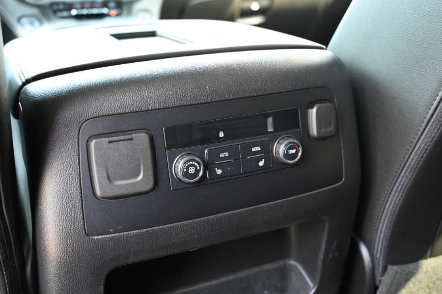 2019 Chevrolet Suburban 4WD 4dr 1500 LT, available for sale in Waterbury, Connecticut | Highline Car Connection. Waterbury, Connecticut 2019 Chevrolet Suburban 4WD 4dr 1500 LT, available for sale in Waterbury, Connecticut | Highline Car Connection. Waterbury, Connecticut