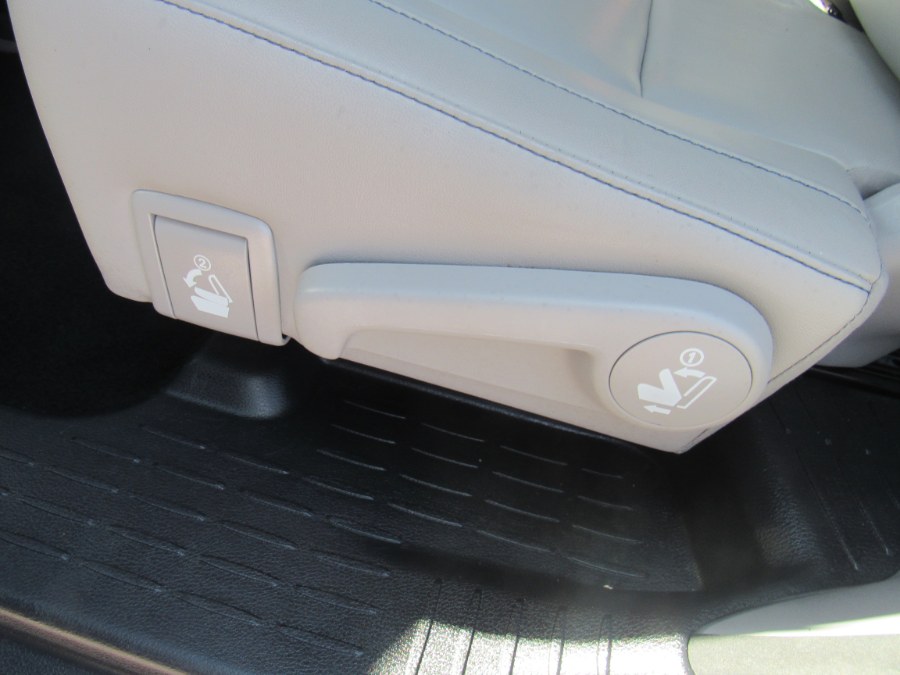 2017 Toyota Highlander XLE, available for sale in Worcester, Massachusetts | Hilario's Auto Sales Inc.. Worcester, Massachusetts 2017 Toyota Highlander XLE, available for sale in Worcester, Massachusetts | Hilario's Auto Sales Inc.. Worcester, Massachusetts