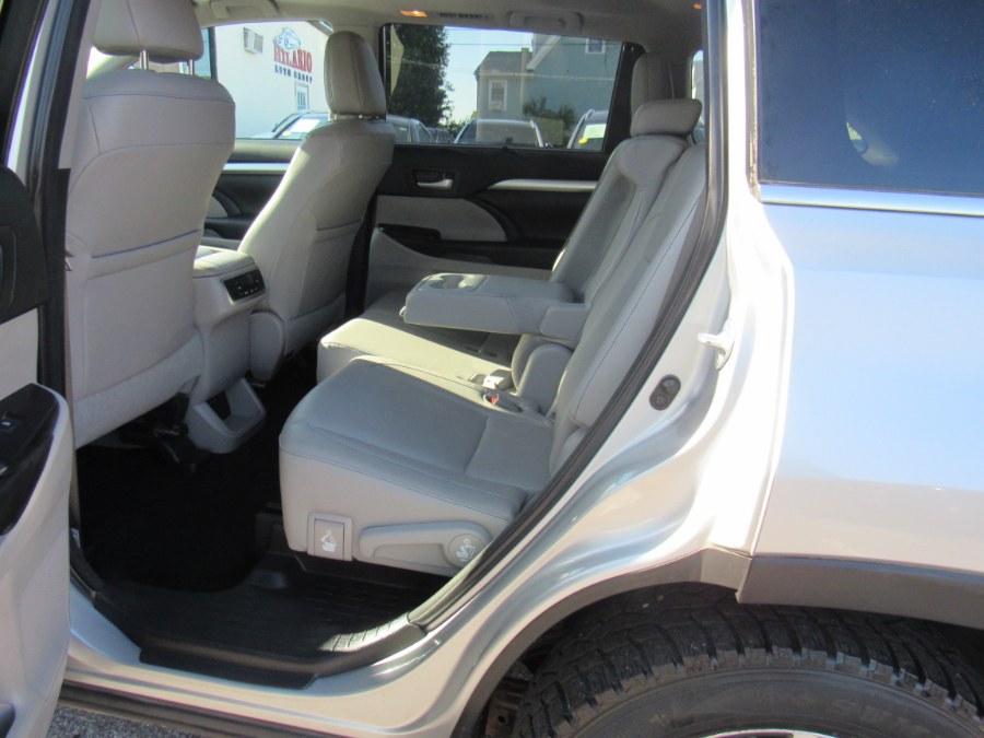 2017 Toyota Highlander XLE, available for sale in Worcester, Massachusetts | Hilario's Auto Sales Inc.. Worcester, Massachusetts 2017 Toyota Highlander XLE, available for sale in Worcester, Massachusetts | Hilario's Auto Sales Inc.. Worcester, Massachusetts