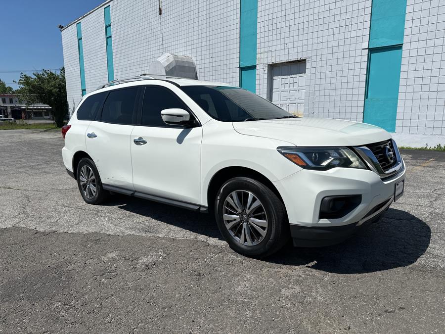 2018 Nissan Pathfinder 4D SV 4WD 3.5L V6, available for sale in Milford, Connecticut | Dealertown Auto Wholesalers. Milford, Connecticut 2018 Nissan Pathfinder 4D SV 4WD 3.5L V6, available for sale in Milford, Connecticut | Dealertown Auto Wholesalers. Milford, Connecticut