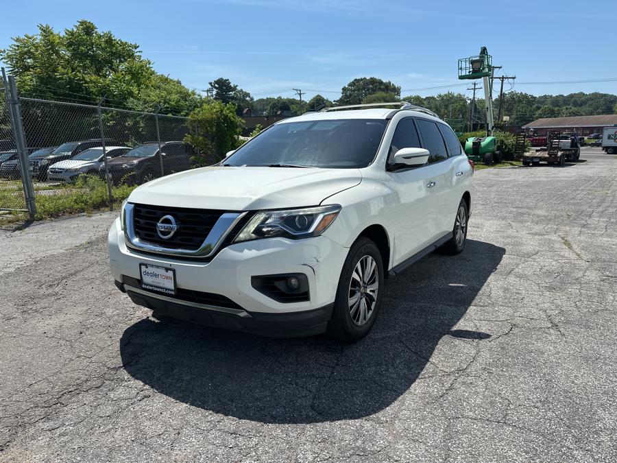 2018 Nissan Pathfinder 4D SV 4WD 3.5L V6, available for sale in Milford, Connecticut | Dealertown Auto Wholesalers. Milford, Connecticut 2018 Nissan Pathfinder 4D SV 4WD 3.5L V6, available for sale in Milford, Connecticut | Dealertown Auto Wholesalers. Milford, Connecticut