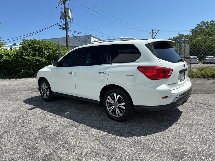 2018 Nissan Pathfinder 4D SV 4WD 3.5L V6, available for sale in Milford, Connecticut | Dealertown Auto Wholesalers. Milford, Connecticut 2018 Nissan Pathfinder 4D SV 4WD 3.5L V6, available for sale in Milford, Connecticut | Dealertown Auto Wholesalers. Milford, Connecticut