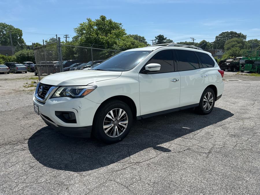 2018 Nissan Pathfinder 4D SV 4WD 3.5L V6, available for sale in Milford, Connecticut | Dealertown Auto Wholesalers. Milford, Connecticut 2018 Nissan Pathfinder 4D SV 4WD 3.5L V6, available for sale in Milford, Connecticut | Dealertown Auto Wholesalers. Milford, Connecticut