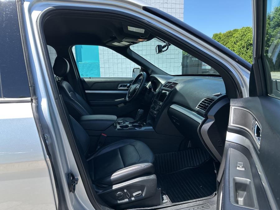 2017 Ford Explorer XLT 4WD, available for sale in Milford, Connecticut | Dealertown Auto Wholesalers. Milford, Connecticut 2017 Ford Explorer XLT 4WD, available for sale in Milford, Connecticut | Dealertown Auto Wholesalers. Milford, Connecticut