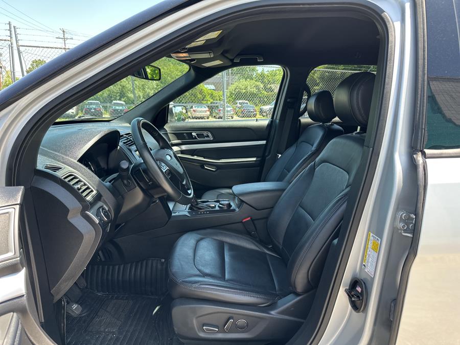 2017 Ford Explorer XLT 4WD, available for sale in Milford, Connecticut | Dealertown Auto Wholesalers. Milford, Connecticut 2017 Ford Explorer XLT 4WD, available for sale in Milford, Connecticut | Dealertown Auto Wholesalers. Milford, Connecticut