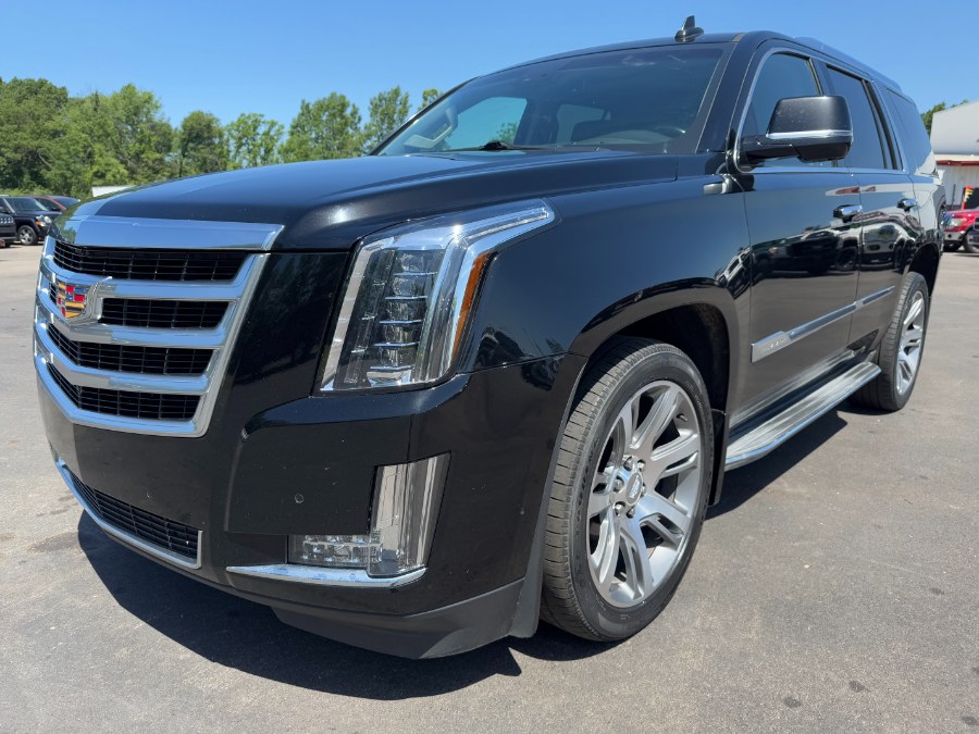 Used 2015 Cadillac Escalade in Ortonville, Michigan | Marsh Auto Sales LLC. Ortonville, Michigan