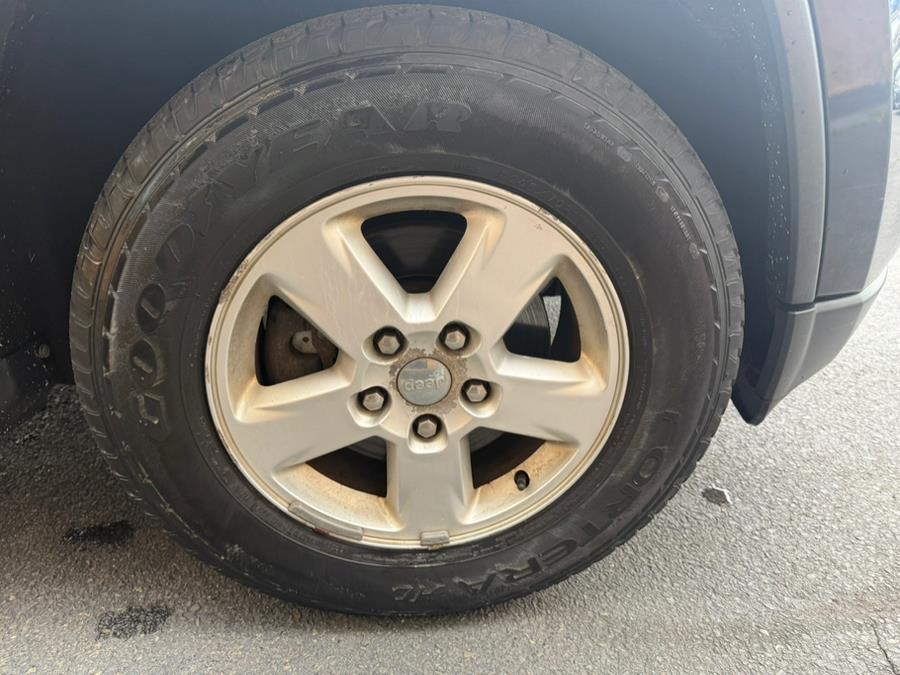 2012 Jeep Grand Cherokee 4WD 4dr Laredo, available for sale in Revere, Massachusetts | Wonderland Auto. Revere, Massachusetts 2012 Jeep Grand Cherokee 4WD 4dr Laredo, available for sale in Revere, Massachusetts | Wonderland Auto. Revere, Massachusetts