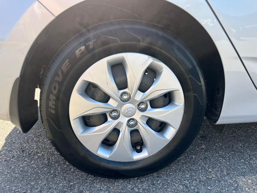 2015 Hyundai Accent 5dr HB Auto GS, available for sale in South Windsor, Connecticut | Mike And Tony Auto Sales, Inc. South Windsor, Connecticut 2015 Hyundai Accent 5dr HB Auto GS, available for sale in South Windsor, Connecticut | Mike And Tony Auto Sales, Inc. South Windsor, Connecticut