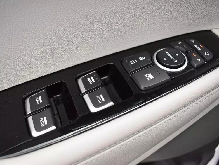 2019 Kia Sorento SX Sport Utility 4D, available for sale in Irvington, New Jersey | NJ Used Cars Center. Irvington, New Jersey 2019 Kia Sorento SX Sport Utility 4D, available for sale in Irvington, New Jersey | NJ Used Cars Center. Irvington, New Jersey