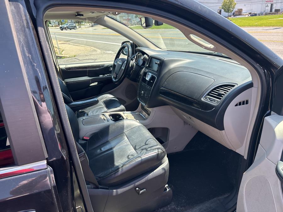 2016 Chrysler Town & Country 4dr Wgn Limited Platinum, available for sale in New Windsor, New York | Prestige Pre-Owned Motors Inc. New Windsor, New York 2016 Chrysler Town & Country 4dr Wgn Limited Platinum, available for sale in New Windsor, New York | Prestige Pre-Owned Motors Inc. New Windsor, New York