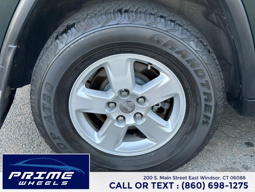 2011 Jeep Grand Cherokee 4WD 4dr Laredo, available for sale in East Windsor, Connecticut | Prime Wheels. East Windsor, Connecticut 2011 Jeep Grand Cherokee 4WD 4dr Laredo, available for sale in East Windsor, Connecticut | Prime Wheels. East Windsor, Connecticut