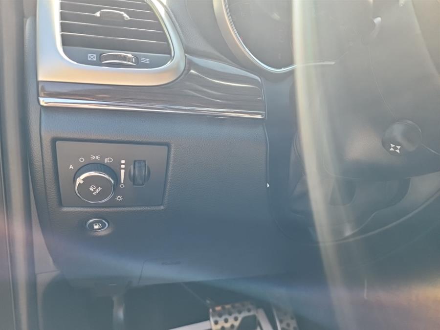 2016 Jeep Grand Cherokee 4WD 4dr High Altitude, available for sale in Islip, New York | L.I. Auto Gallery. Islip, New York 2016 Jeep Grand Cherokee 4WD 4dr High Altitude, available for sale in Islip, New York | L.I. Auto Gallery. Islip, New York