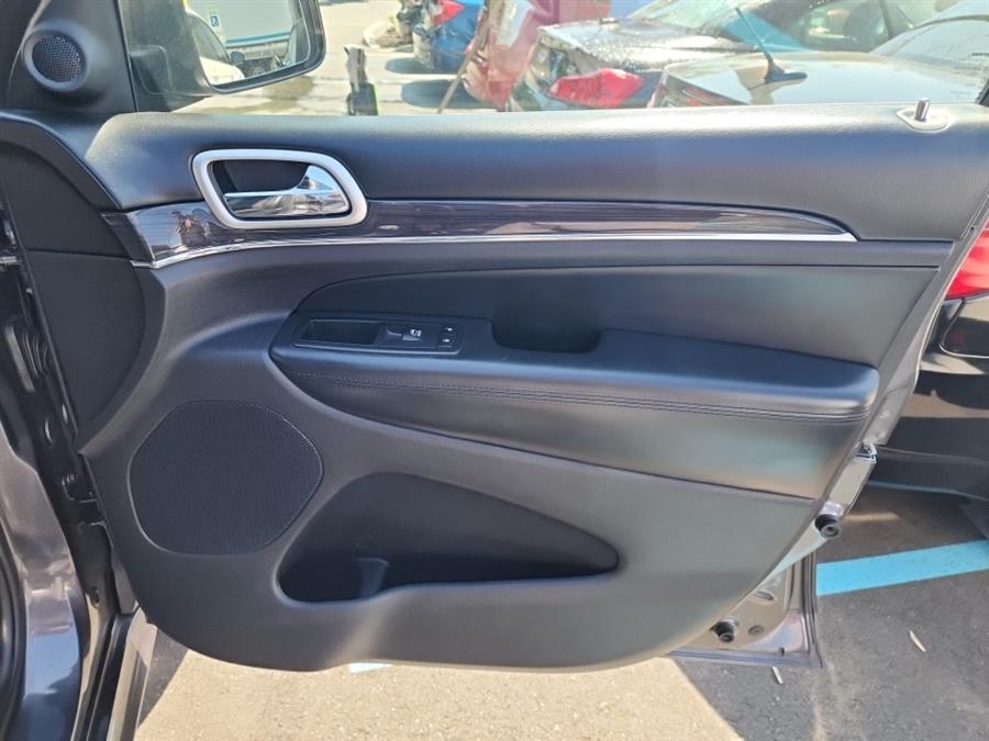 2016 Jeep Grand Cherokee 4WD 4dr High Altitude, available for sale in Islip, New York | L.I. Auto Gallery. Islip, New York 2016 Jeep Grand Cherokee 4WD 4dr High Altitude, available for sale in Islip, New York | L.I. Auto Gallery. Islip, New York