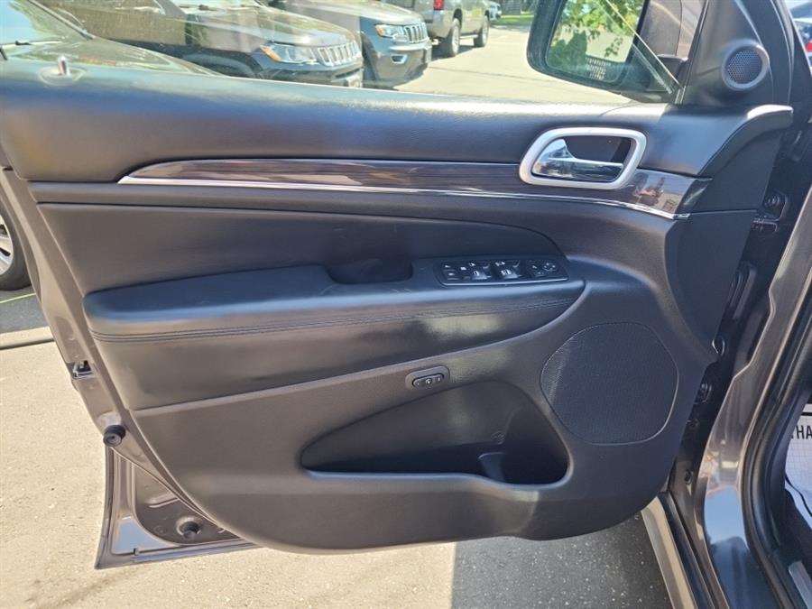 2016 Jeep Grand Cherokee 4WD 4dr High Altitude, available for sale in Islip, New York | L.I. Auto Gallery. Islip, New York 2016 Jeep Grand Cherokee 4WD 4dr High Altitude, available for sale in Islip, New York | L.I. Auto Gallery. Islip, New York